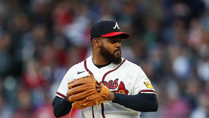 Mar 28, 2026; Cumberland, Georgia, USA; Atlanta Braves starting pitcher Reynaldo Lopez (40) throws against the Kansas City Royals in the first inning at Truist Park. Mandatory Credit: Mady Mertens-Imagn Images