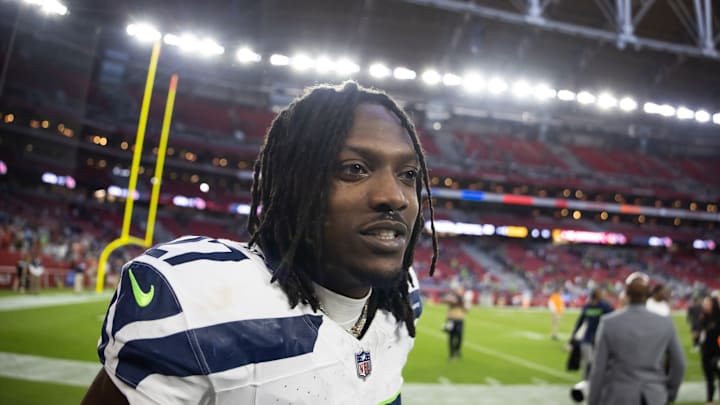 Dec 8, 2024; Glendale, Arizona, USA; Seattle Seahawks cornerback Riq Woolen (27) against the Arizona Cardinals at State Farm Stadium. Dec 8, 2024; Glendale, Arizona, USA; Seattle Seahawks cornerback Riq Woolen (27) against the Arizona Cardinals at State Farm Stadium.