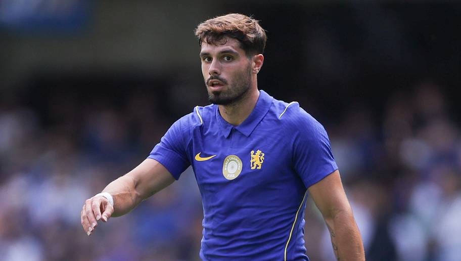 Chelsea slap huge asking price on Saudi-linked Pedro Neto