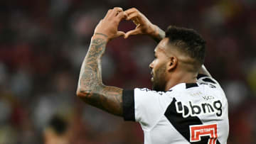 Alex Teixeira estava no clube até o final de 2023