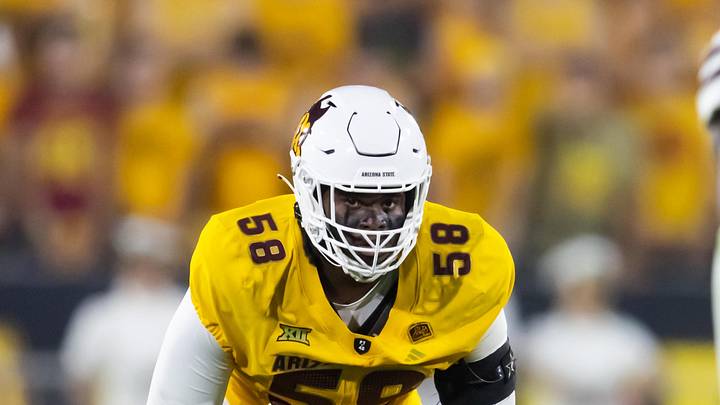 Arizona State Sun Devils offensive lineman Max Iheanachor (58)