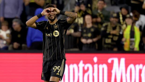 LAFC forward Denis Bouanga