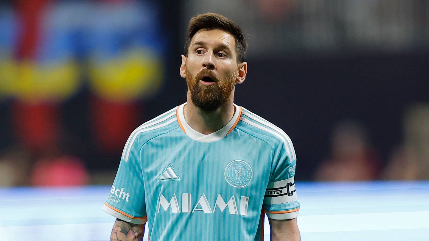 officiel-le-podium-de-lionel-messi-pour-le-troph-e-kopa-2024-d-voil