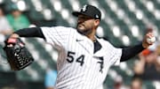 Chicago White Sox pitcher Martin Perez (54) throws against the Baltimore Orioles at Rate Field. 