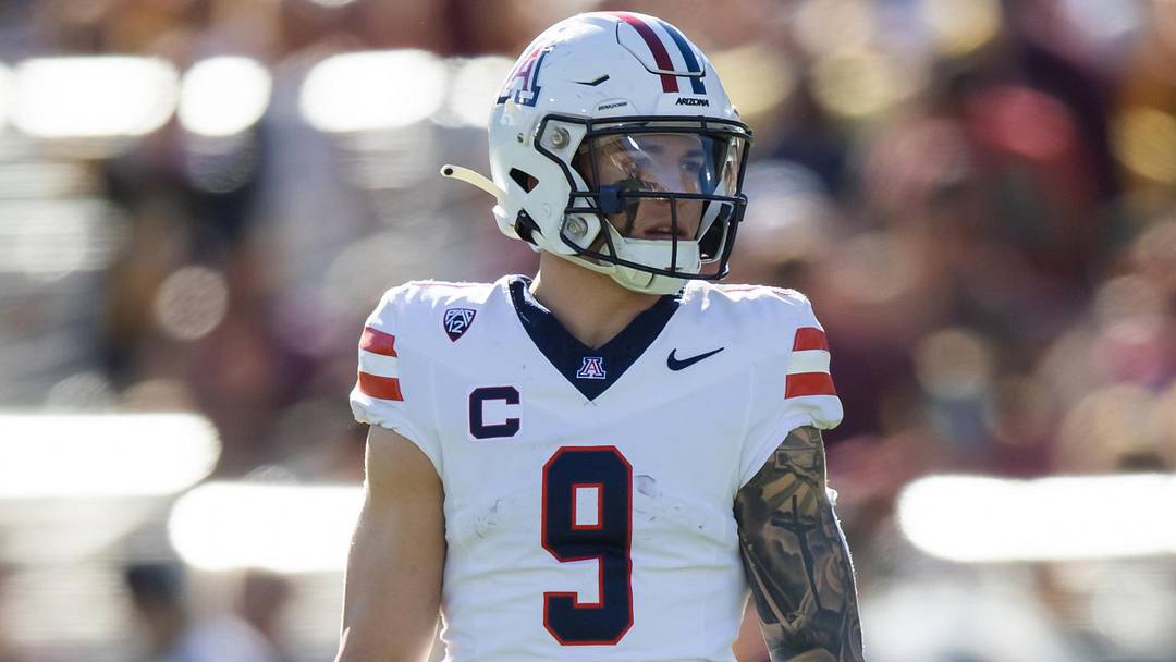 Nov 25, 2023; Tempe, Arizona, USA; Arizona Wildcats safety Gunner Maldonado (9) against the Arizona State Sun Devils during the Territorial Cup at Mountain America Stadium