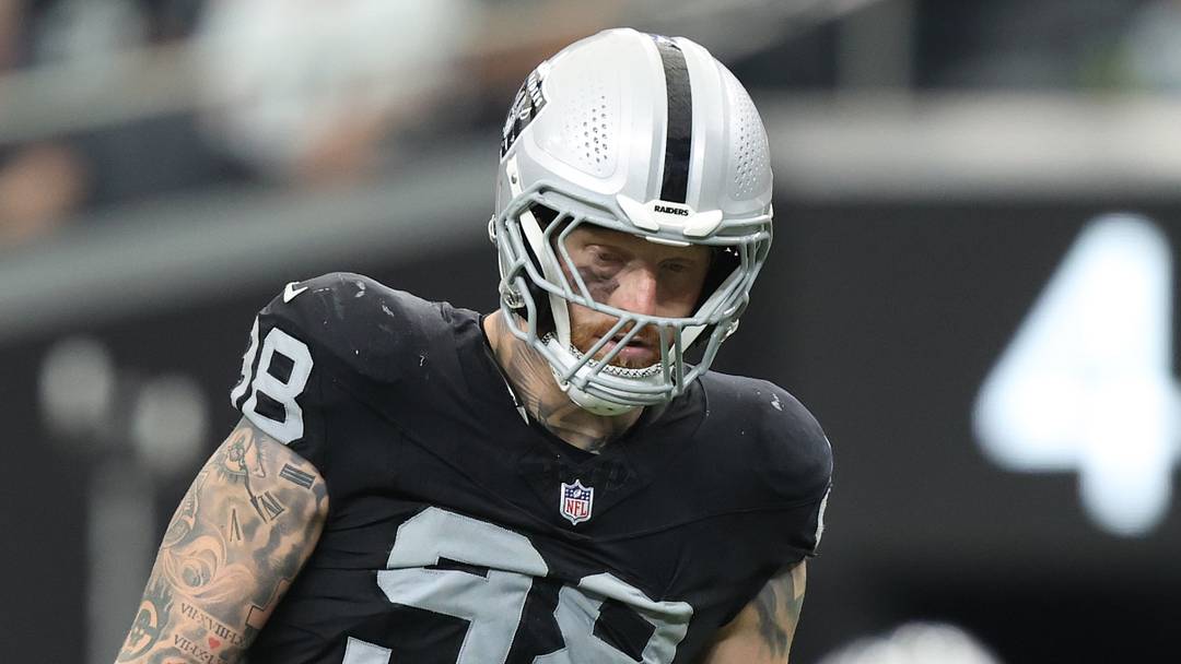 Oct 18, 2026; Paradise, Nevada, USA;  Las Vegas Raiders defensive end Maxx Crosby (98) lines up before the snap in the fourth quarter against the Buffalo Bills at Allegiant Stadium.  Mandatory Credit: Christopher Trim-Imagn Images