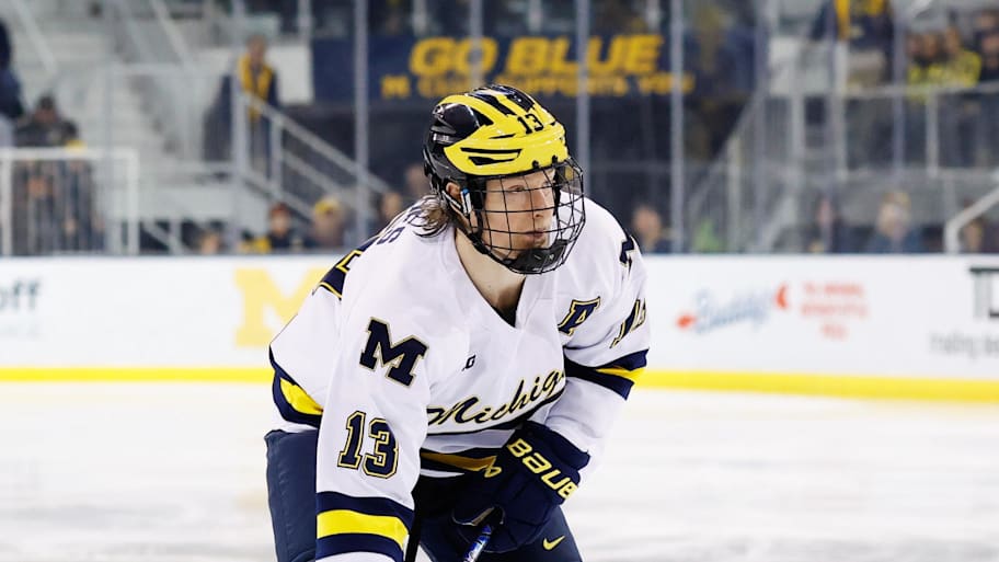 T.J. Hughes prepares to shoot during the 2025 Big Ten tournament.