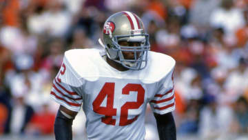 San Francisco 49ers safety Ronnie Lott (42)