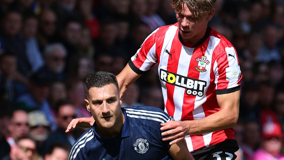 Diogo Dalot struggled against the Saints' rising star.