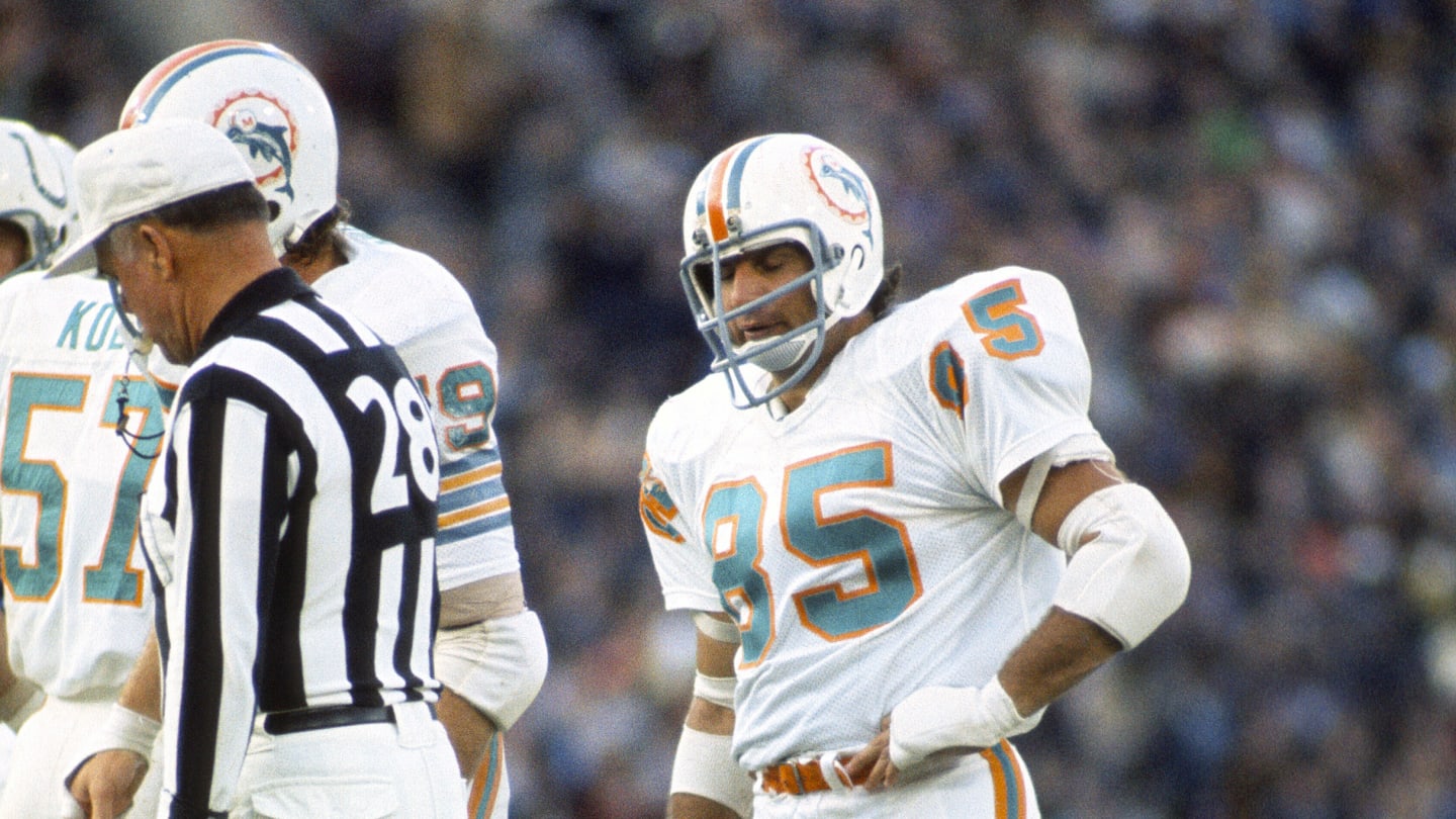 10 best linebackers in the history of the Miami Dolphins
