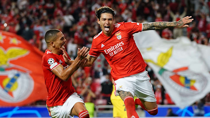 Manchester United s'active en interne pour faire signer un nouvel attaquant. Manchester United s'active en interne pour faire signer un nouvel attaquant.