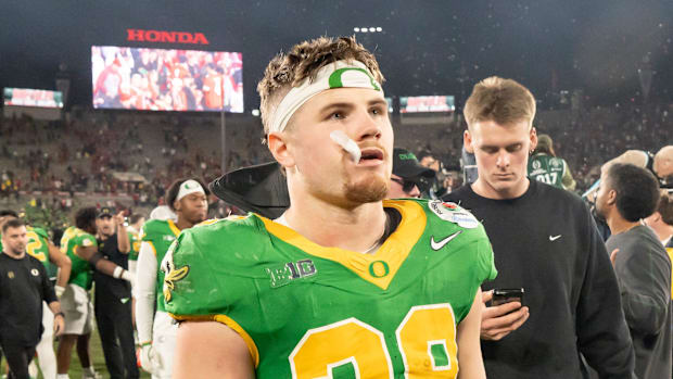 Oregon Ducks Football Bryce Boettcher mlb nfl college linebacker playoff dan lanning