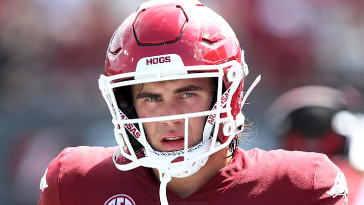 Arkansas Razorbacks tight end Luke Hasz (9) during the fourth quarter against the Western Carolina Catamounts at War Memorial Stadium. Arkansas won 56-13. Arkansas Razorbacks tight end Luke Hasz (9) during the fourth quarter against the Western Carolina Catamounts at War Memorial Stadium. Arkansas won 56-13.