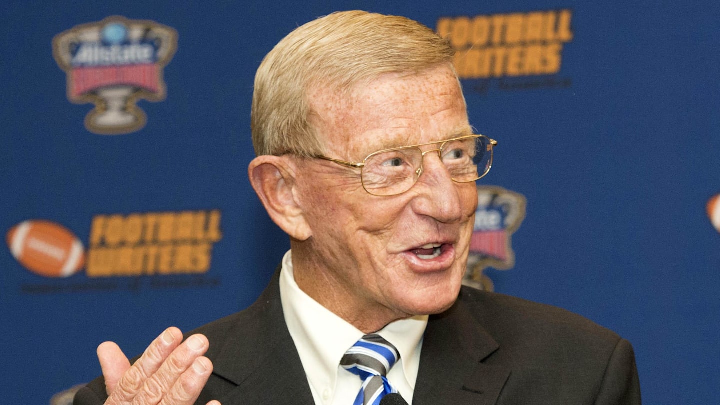 What’s Changed About Notre Dame Fans? Lou Holtz Has Thoughts