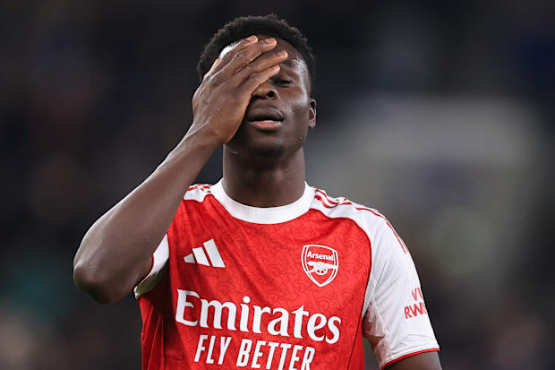 บูกาโย ซากะ แสดงความหงุดหงิด