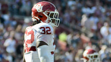 Oklahoma defensive end R Mason Thomas