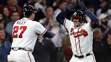 Duvall conectó su tercer jonrón en esta postemporada para los Bravos de Atlanta