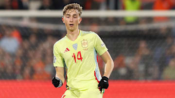 Dean Huijsen eligió jugar en la selección absoluta de España, a pesar de haber nacido en Países Bajos 