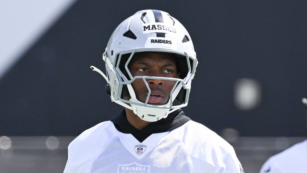 Jun 3, 2026; Henderson, NV, USA; Las Vegas Raiders cornerback Hezekiah Masses (35) runs a drill during organized team activities at Intermountain Health Performance Center. Mandatory Credit: Candice Ward-Imagn Images