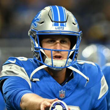 Detroit Lions quarterback Jared Goff (16)