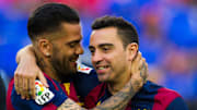 Xavi et Dani Alvès lorsque le premier a quitté le FC Barcelone.