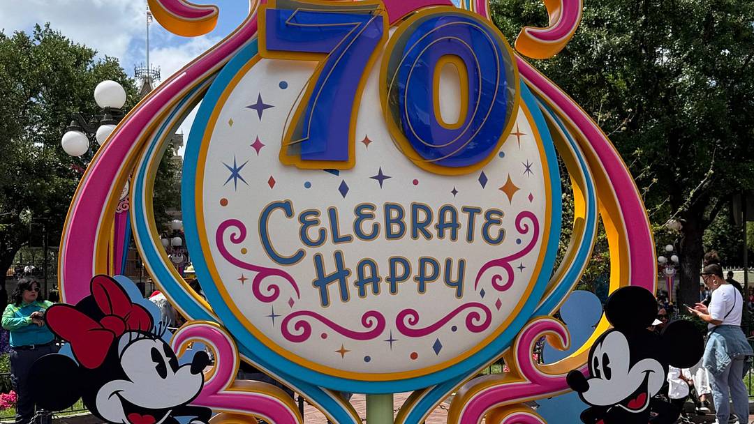 Disneyland 70th anniversary photo opportunities are scattered across the resort, featuring various characters. Disneyland 70th anniversary photo opportunities are scattered across the resort, featuring various characters.