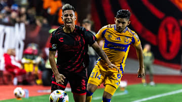 Efraín Álvarez de Xolos y Jesús Garza de Tigres en el Apertura 2024