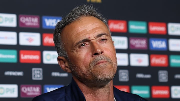 Luis Enrique a un plan pour stopper Lionel Messi. Luis Enrique a un plan pour stopper Lionel Messi.