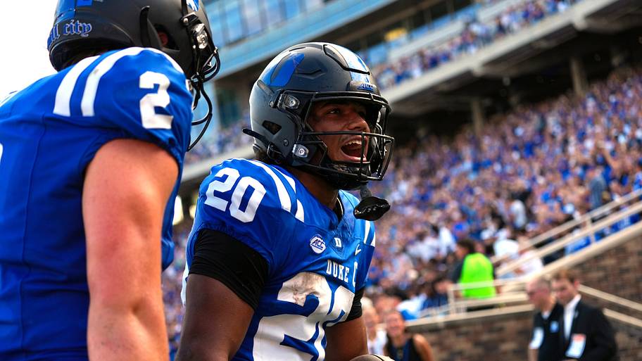 Duke Blue Devils running back Nate Sheppard scores a touchdown on his run against the Stanford Cardinal.