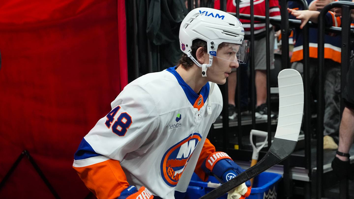 NY Islanders' Prospect Pool Gets Surprising Ranking With Matthew Schaefer Included