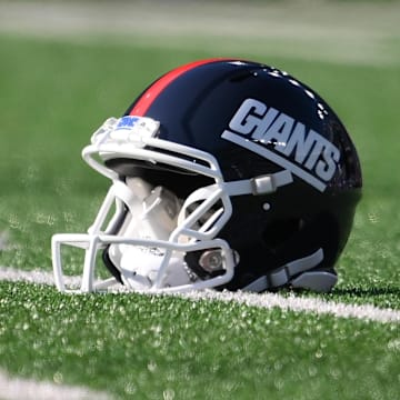 Dec 4, 2022; East Rutherford, New Jersey, USA; General view of a New York Giants helmet prior to the game against the Washington Commanders at MetLife Stadium. Mandatory Credit: Rich Barnes-Imagn Images