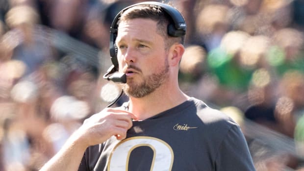 Oregon Ducks dan lanning schedule Dante moore Oklahoma Sooners Julian Caldwell Kesean Bowman Texas Longhorns Recruiting NIL 