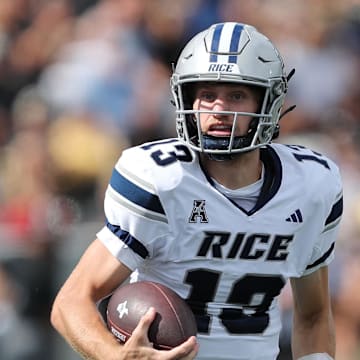 Fresno State named E.J. Warner as the starting quarterback.