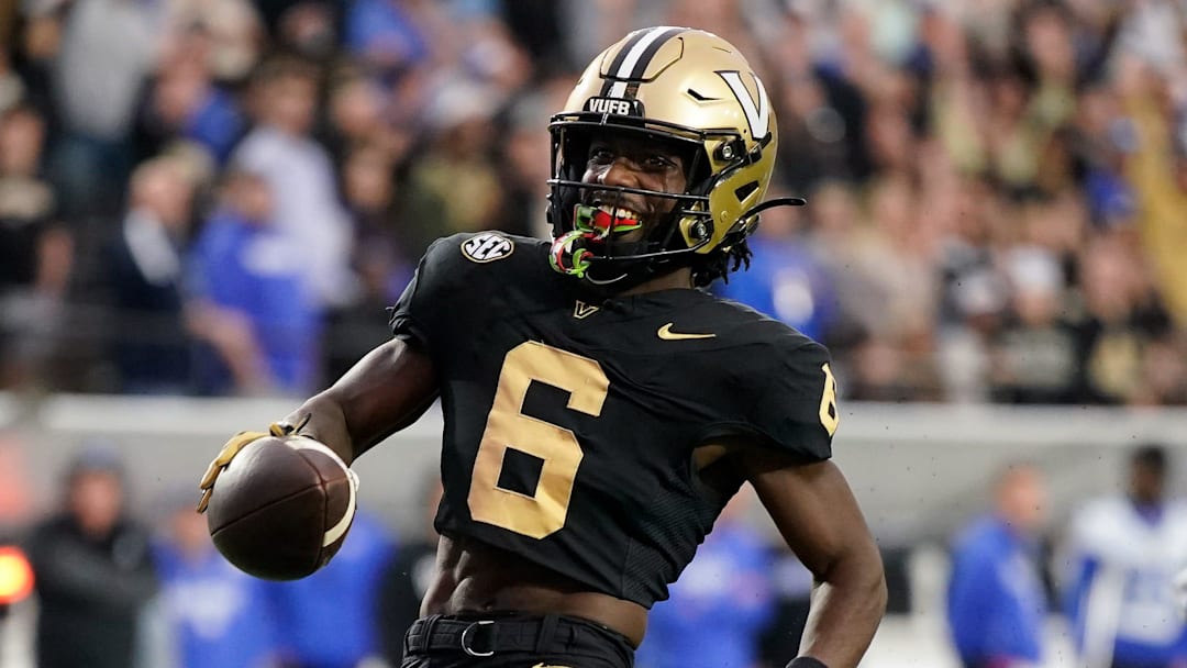 Vanderbilt wide receiver Tre Richardson (6) scores his third touchdown against Kentucky during the second quarter at FirstBank Stadium in Nashville, Tenn., Saturday, Nov. 22, 2025.