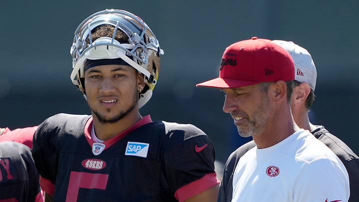 San Francisco 49ers quarterback Trey Lance (L) and head coach Kyle Shanahan (R)