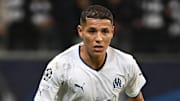 Harit soigne sa blessure au genou
