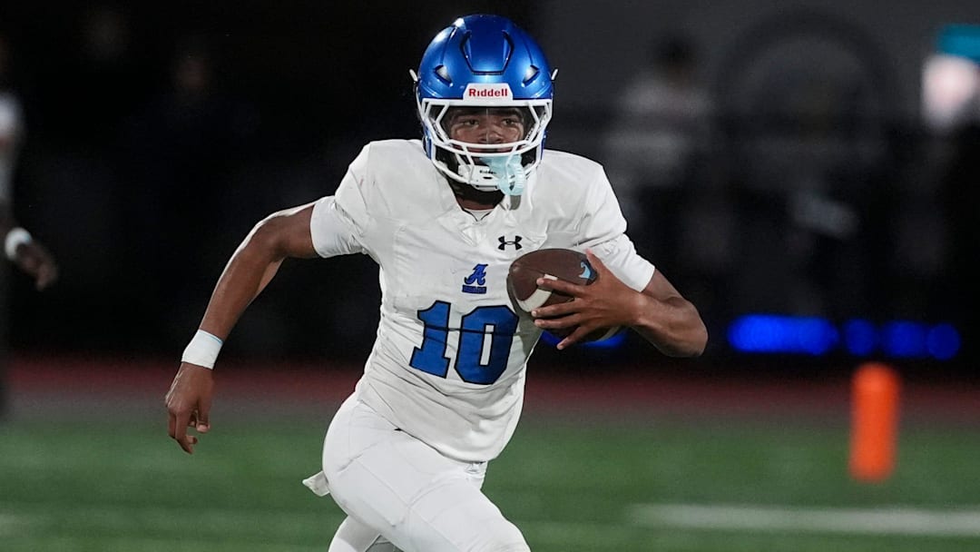 Antioch's Andre Adams (10) runs with the ball during the second round Class 6A playoff game between Antioch High School and Collierville High School in Collierville, Tenn., on November 14, 2025.