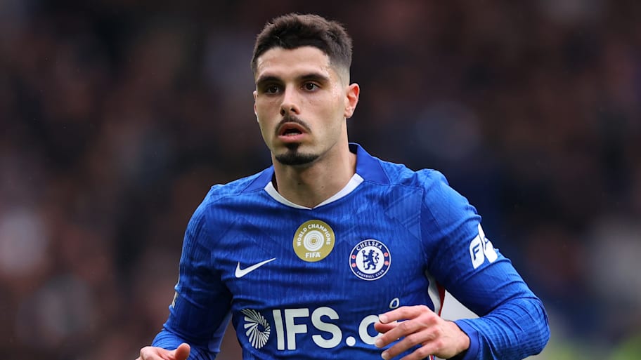 Pedro Neto in action for Chelsea.