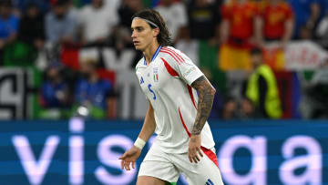 Riccardo Calafiori a mis le ballon dans ses propres cages