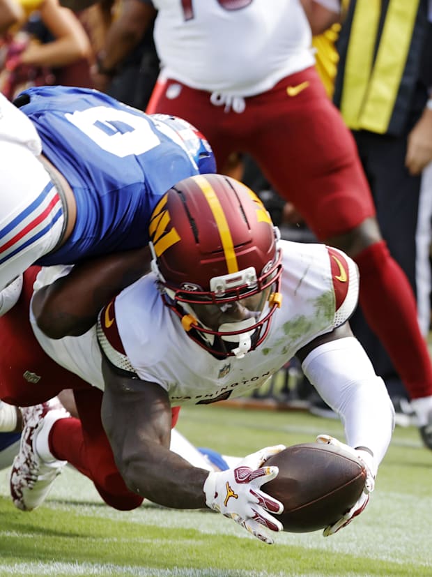 Washington Commanders wide receiver Deebo Samuel (1) 