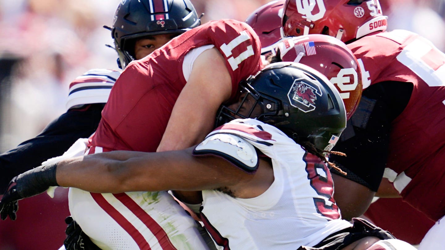 Bills trade up, select DT T.J. Sanders at No. 41