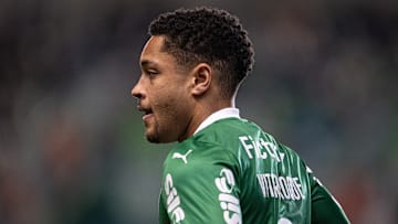 Vitor Roque foi convocado para representar a Seleção Brasileira