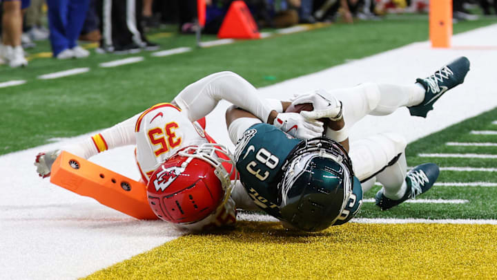Feb 9, 2025; New Orleans, LA, USA; Philadelphia Eagles wide receiver Jahan Dotson (83) makes a catch against Kansas City Chiefs cornerback Jaylen Watson (35) before Super Bowl LIX between the Philadelphia Eagles and the Kansas City Chiefs at Caesars Superdome. Mandatory Credit: Geoff Burke-Imagn Images Feb 9, 2025; New Orleans, LA, USA; Philadelphia Eagles wide receiver Jahan Dotson (83) makes a catch against Kansas City Chiefs cornerback Jaylen Watson (35) before Super Bowl LIX between the Philadelphia Eagles and the Kansas City Chiefs at Caesars Superdome. Mandatory Credit: Geoff Burke-Imagn Images