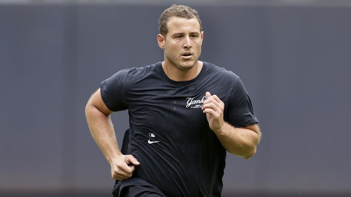 Anthony Rizzo trabaja para volver con los Yankees