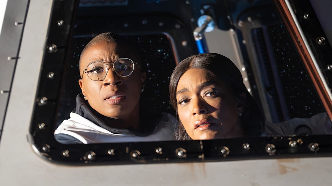 9-1-1 on ABC - AISHA HINDS, ANGELA BASSETT 9-1-1 on ABC - AISHA HINDS, ANGELA BASSETT