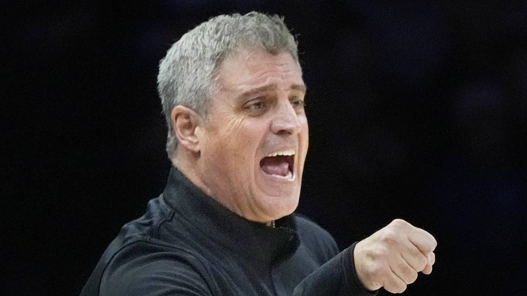 Minnesota Timberwolves assistant coach Micah Nori directs his team.