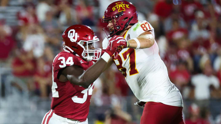 Oklahoma defensive end Adepoju "P.J." Adebawore (34)