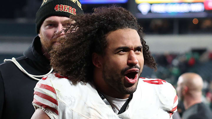 San Francisco 49ers linebacker Eric Kendricks (43)