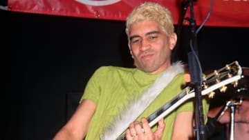 Pat Smear Playing Guitar