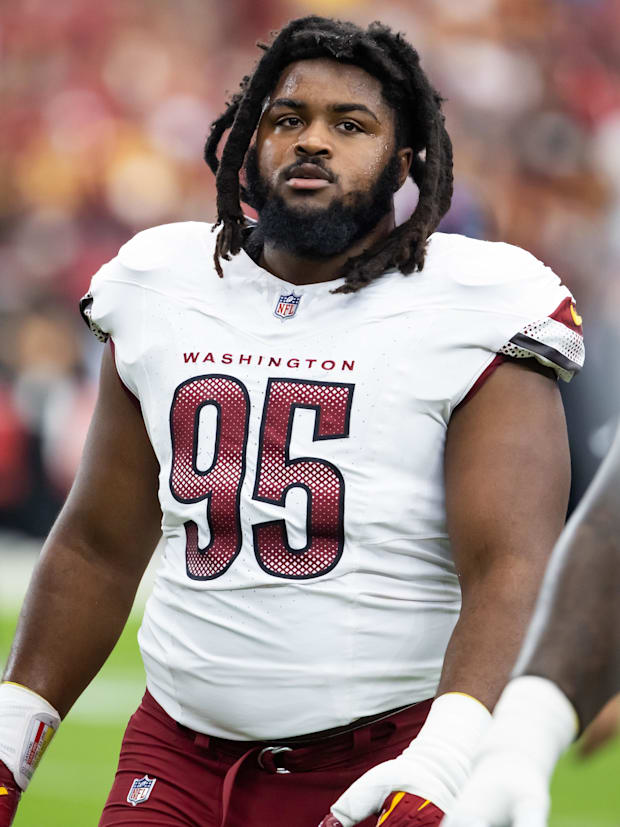 Washington Commanders defensive tackle Jer'Zhan Newton (95).